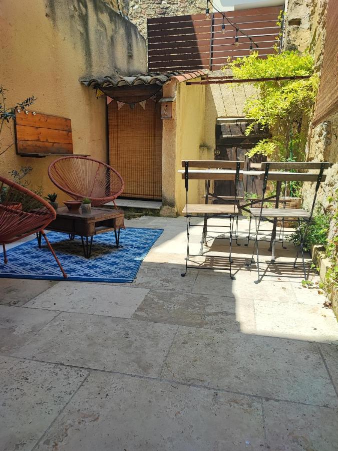 Maison De Village Avec Cour Aux Portes D'Avignon Entraigues-sur-la-Sorgue Εξωτερικό φωτογραφία